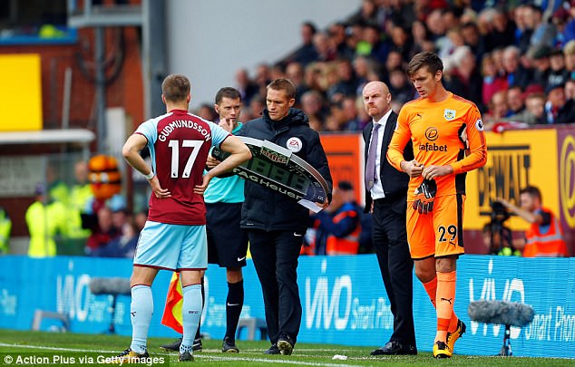 441E810A00000578-0-image-a-52_1505138548060