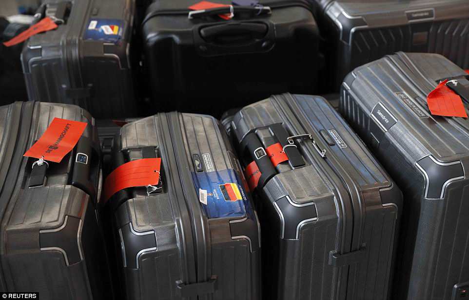 4DB69BFB00000578-5895729-image-a-36_1530177376682