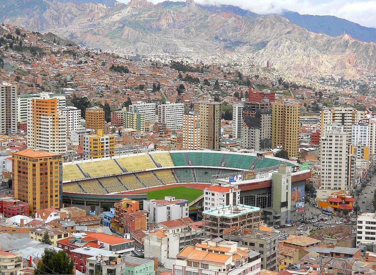 1200px-Hernando_Siles_Stadium_-_La_Paz