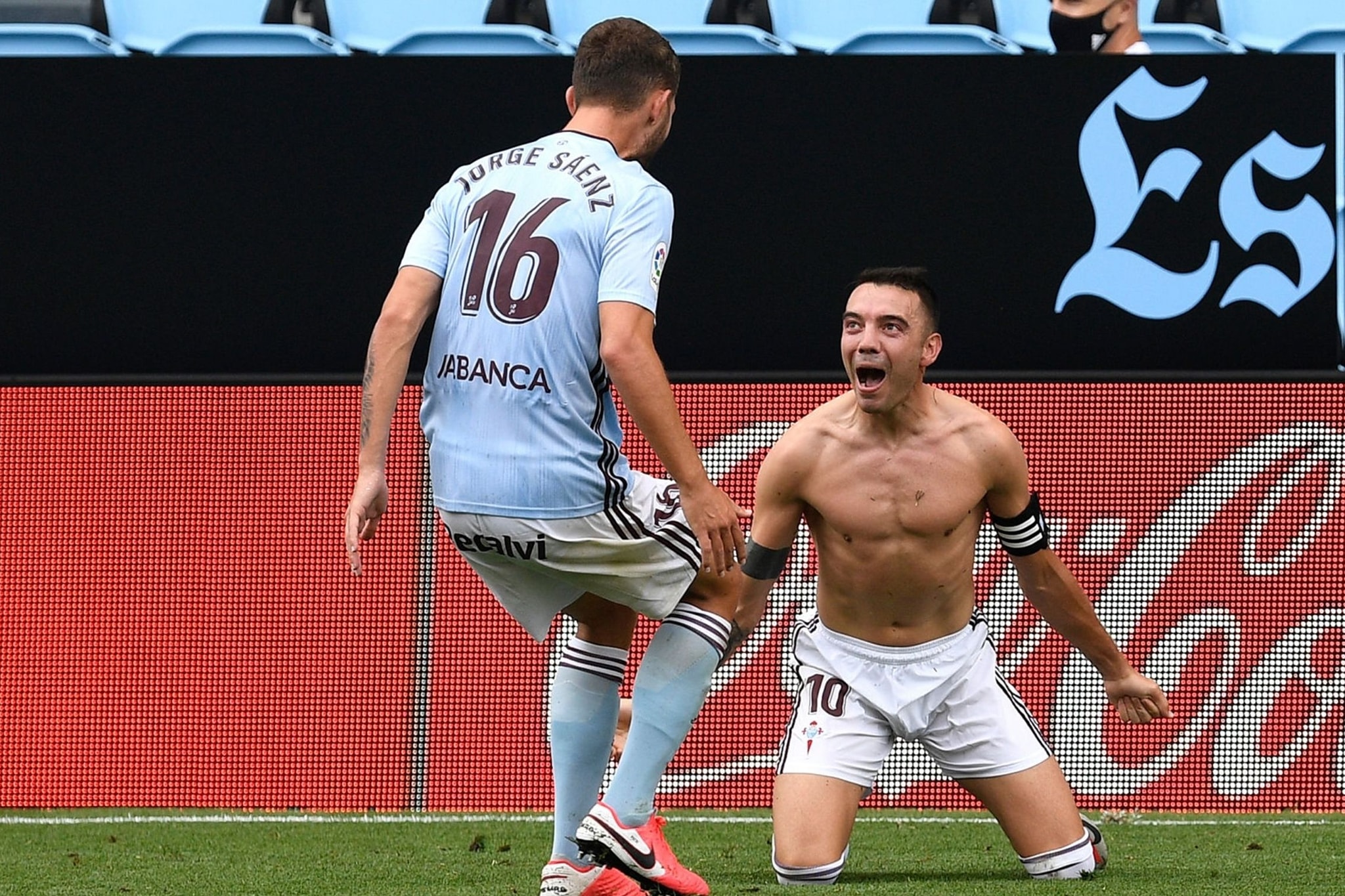 Povestea lui Iago Aspas, killer-ul Barcelonei! Lacrimi, durere și succes pentru starul care refuză să o lase pe Celta Vigo. Video rar de la 11 ani. Sursă fotoTwitter.com