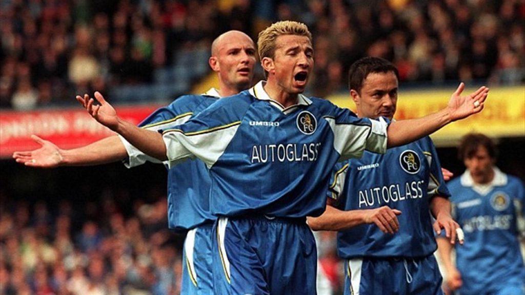 Dan Petrescu, pe vremea când juca la Chelsea. Sursă foto: eurosport.ro