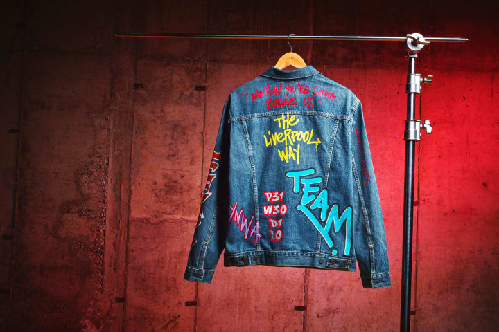 Geaca lui Alex Oxlade-Chamberlain. Sursă foto: 90min.com