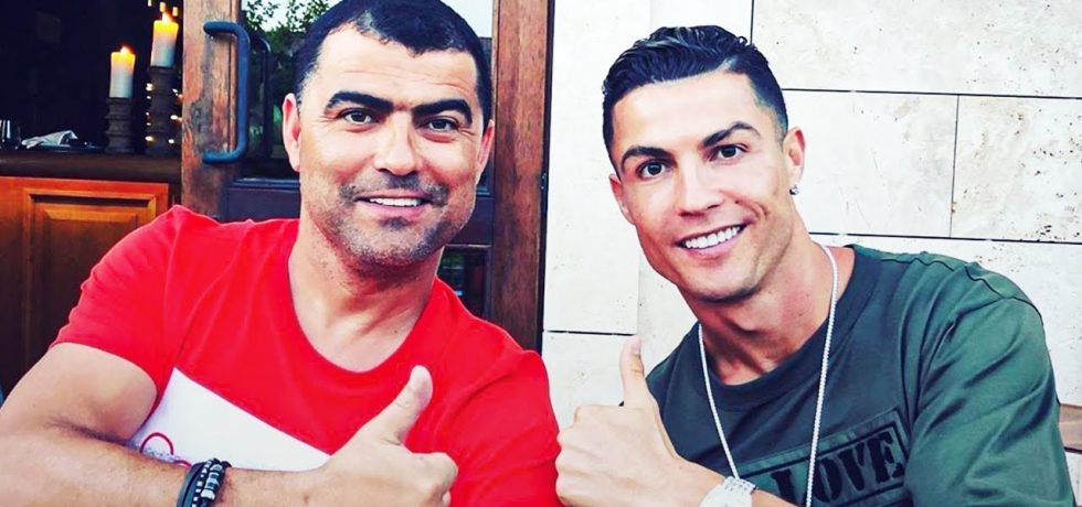 Cristiano Ronaldo și fratele său. Sursă foto: ronaldo.com