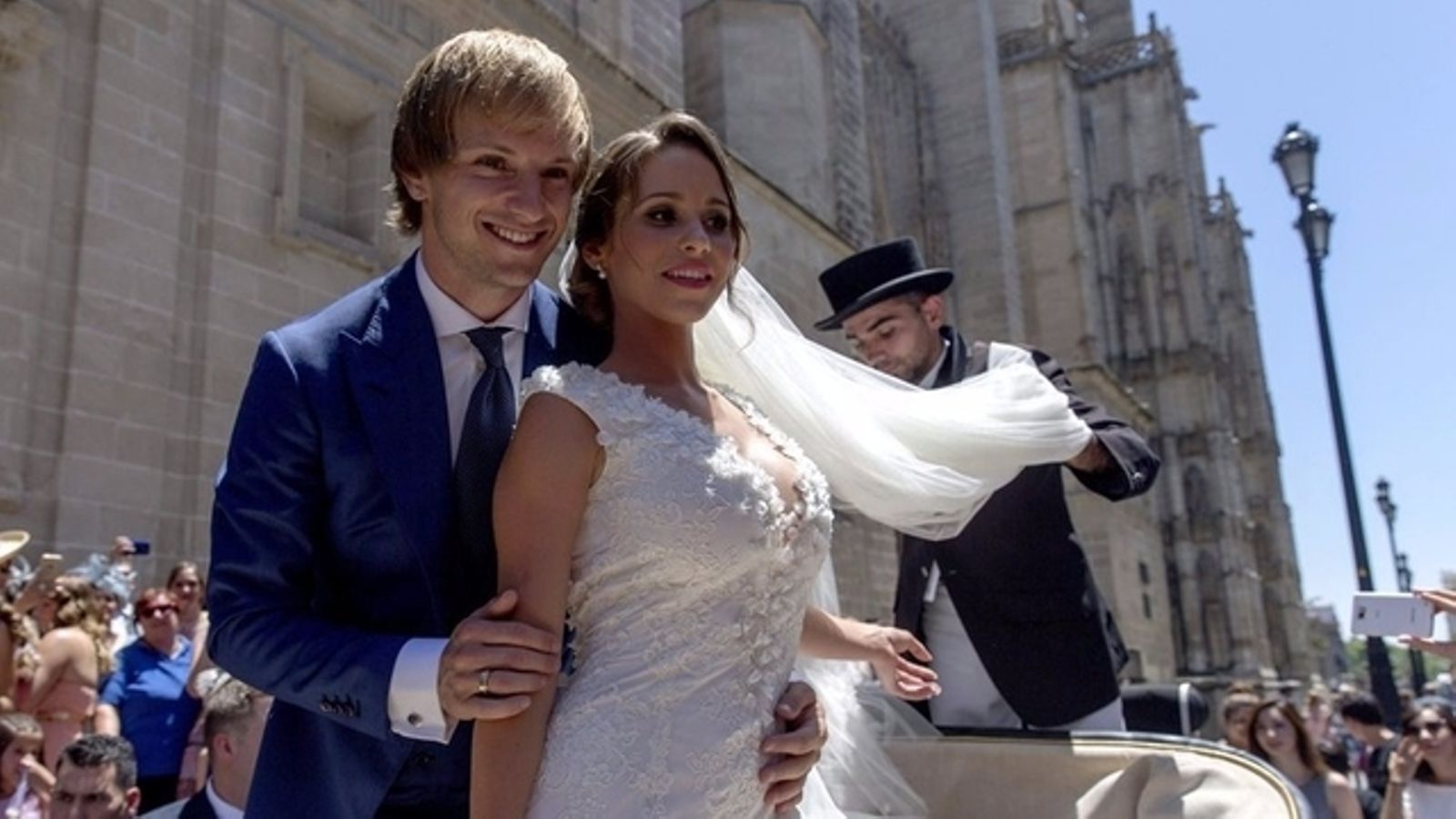 Ivan Rakitic și Raquel. Sursă foto: goal.com