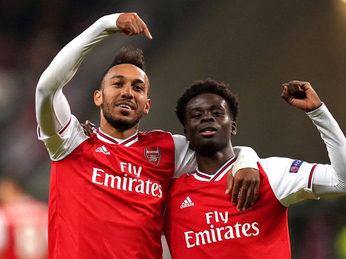 Porecla genială dată de Aubameyang lui Saka. Foto. Sursă foto: goal.com