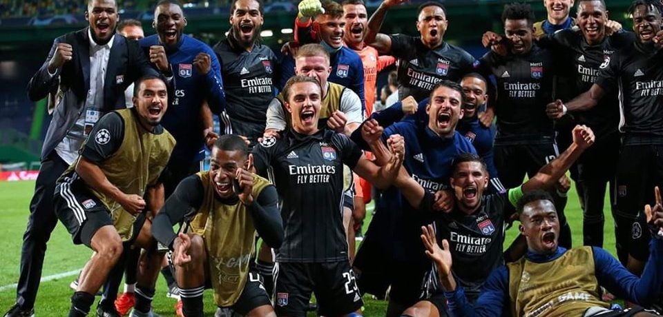 Cartea minune care a ajutat-o pe Lyon să ajungă în semifinale. Sursă foto: goal.com