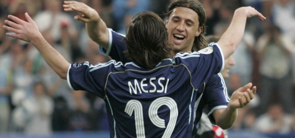 Crespo îl pune la zid pe Messi. Sursă foto: goal.com