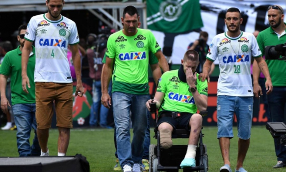 Un supraviețuitor al dezastrului de la Chapecoense a devenit un cântăreț de succes în Brazilia. Video. Sursă foto: goal.com