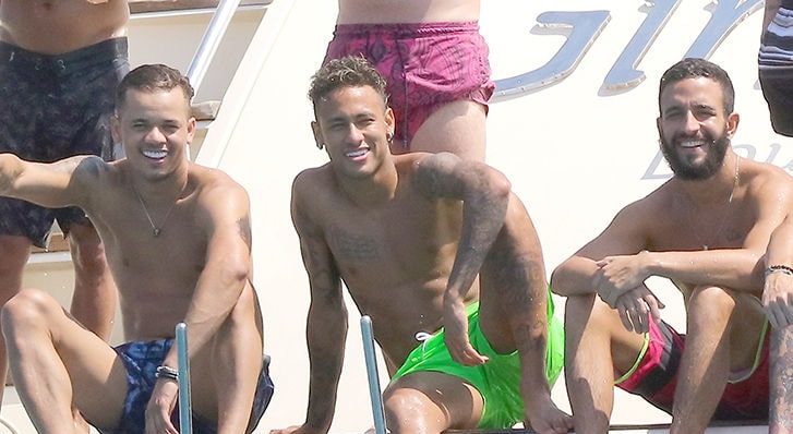 Neymar și prietenii săi. Sursă foto: goal.com