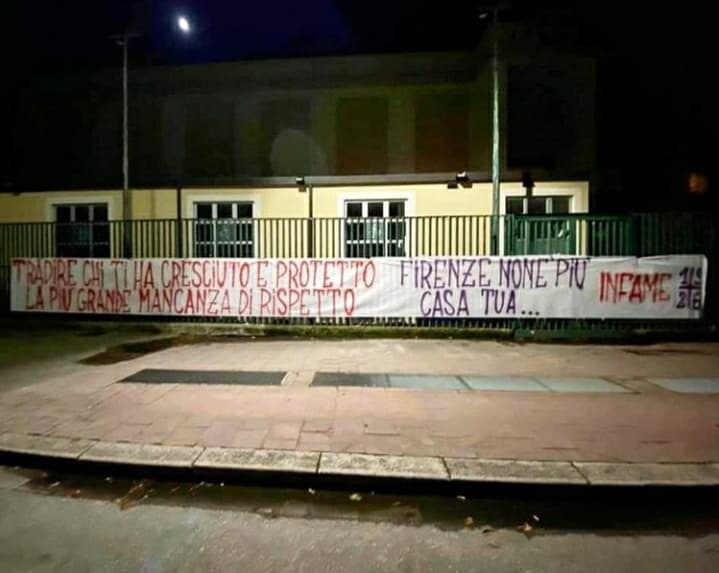 Mesajul fanilor Fiorentinei. Sursă foto: Twitter