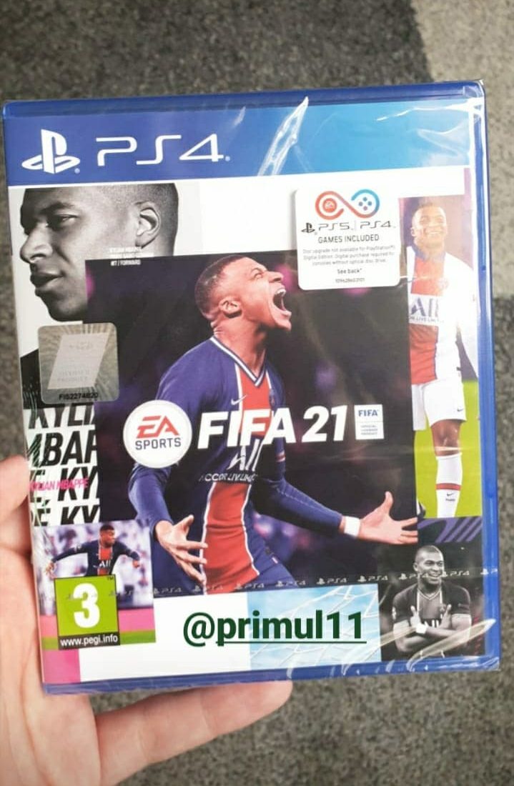 Poză făcută de mine ca să mă laud că mi-am luat FIFA 21 😂