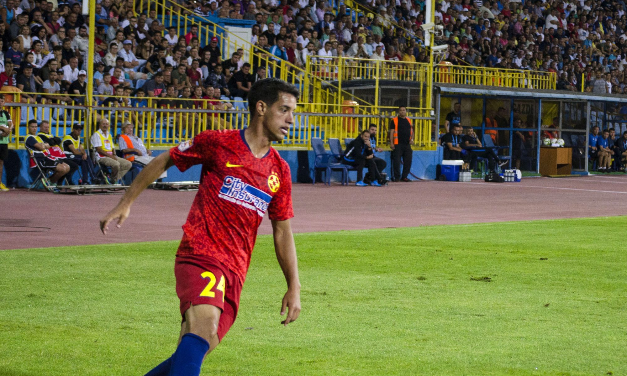 Diogo Salomao atacă FCSB. Sursă foto: sportpictures.eu