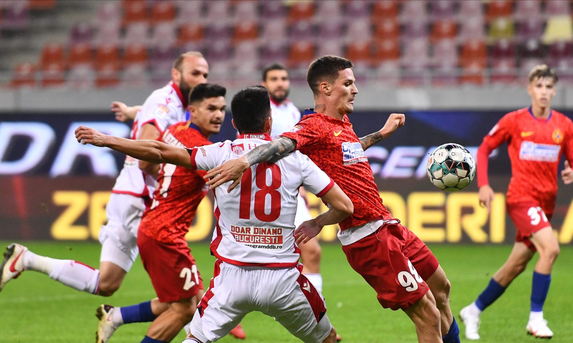 Dennis Man lămurește faza penalty-ului de la FCSB - Dinamo. Sursă foto: sportpictures.eu