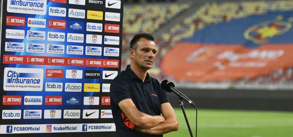 Toni Petrea, mesaj motivator pentru jucători înainte de FC Argeș - FCSB. Sursă foto: sportpictures.eu