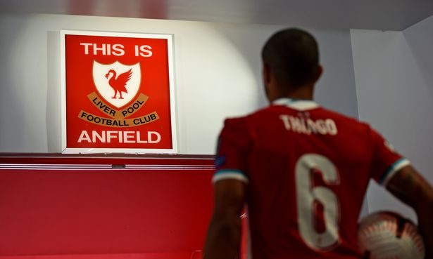 De ce Thiago refuză să atingă semnul „This is Anfield”. Sursă foto: goal.com