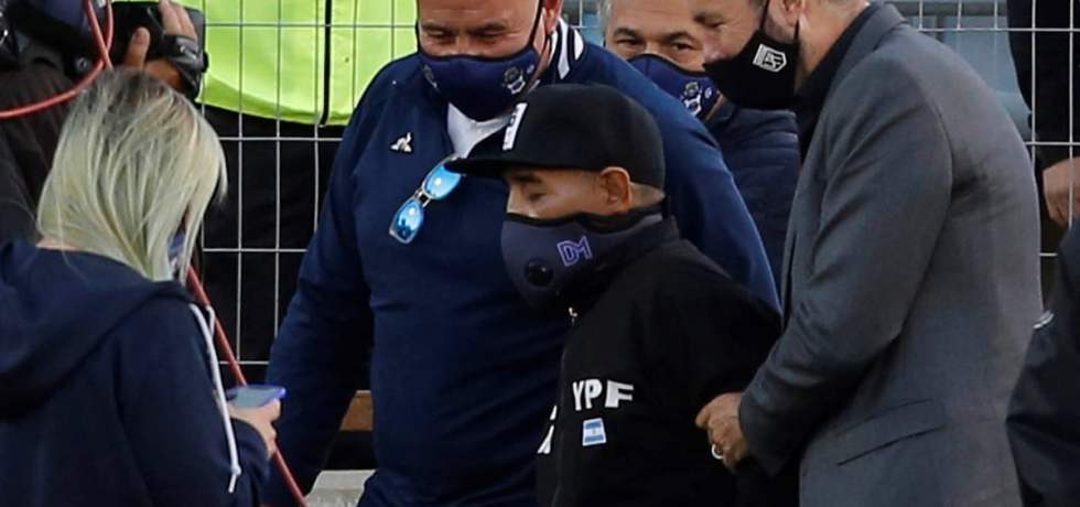 Maradona, internat în spital. Sursă foto: theguardian.co.uk