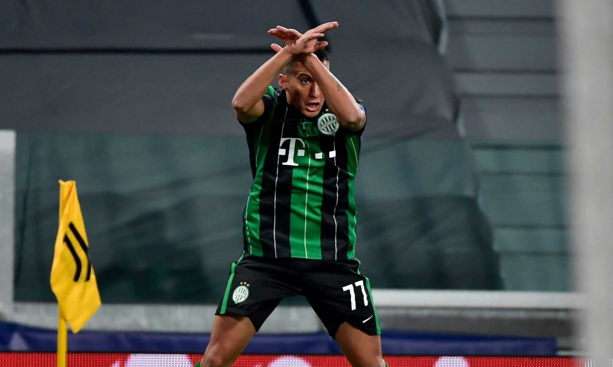 Reacția lui Cristiano Ronaldo după ce un jucător de la Ferencvaros s-a bucurat ca el. Sursă foto: goal.com