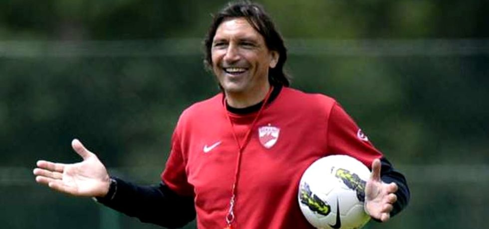 Cum s-a schimbat lumea de când Dario Bonetti era la Dinamo. Iphone 5 era la modă. Sursă foto: digisport.ro