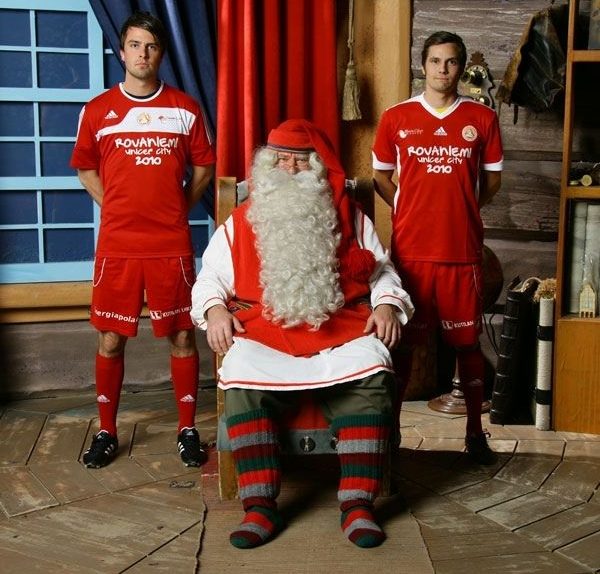 Echipa de fotbal a lui Moș Crăciun. Sursă foto: bbc.com