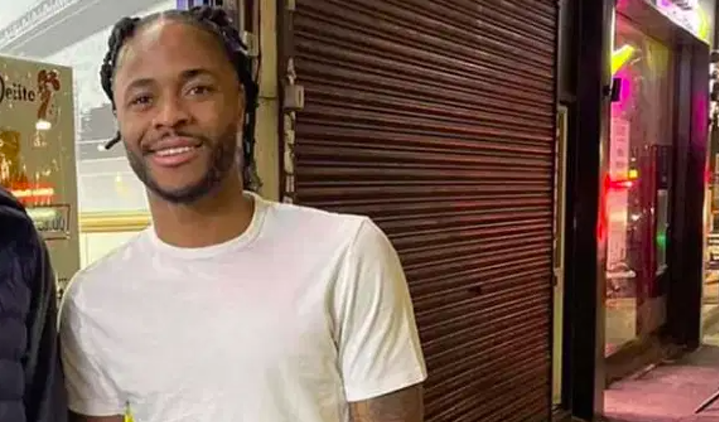 Nu mă așteptam la asta din partea lui Sterling. Sursă foto: thesun.co.uk