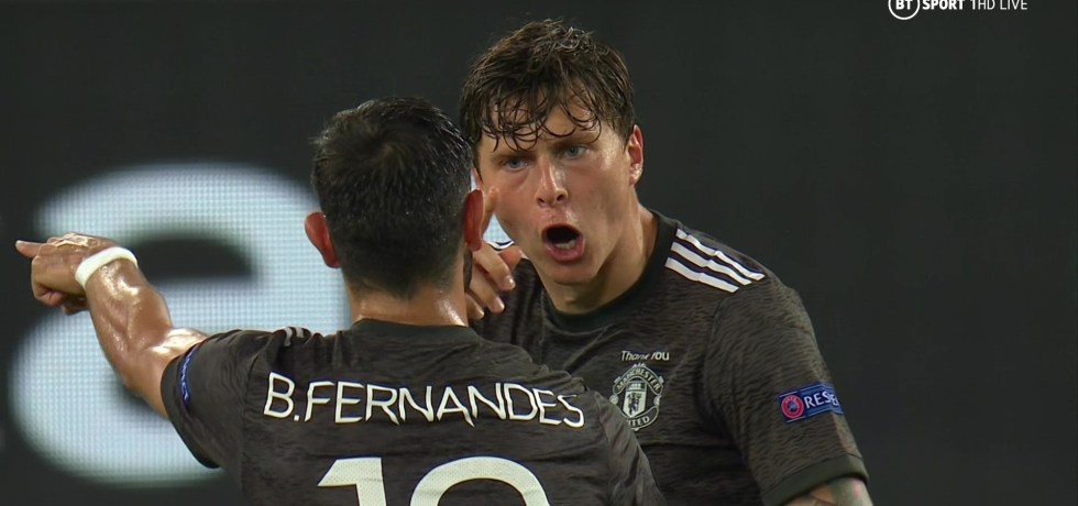 Uitați de Fernandes! United nu ia niciun titlu cu defensiva asta. Sursă foto: bbc.com