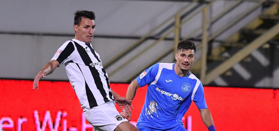 Sfaturi pentru FCSB: „Radunovic nu e stoper”. Sursă foto: sportpictures.eu