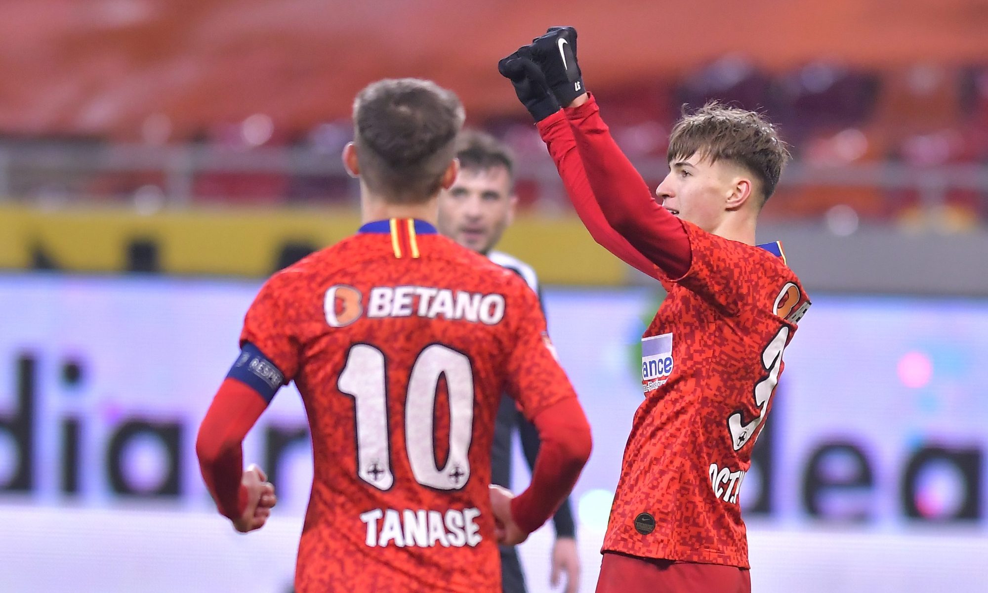 Golul lui Tavi Popescu v-a dat o palmă. Sursă foto: sporpictures.eu