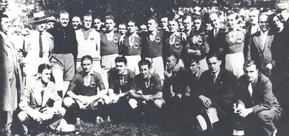 Imagine de la un meci Ripensi - CAO. Sursă foto: caoradea.ro