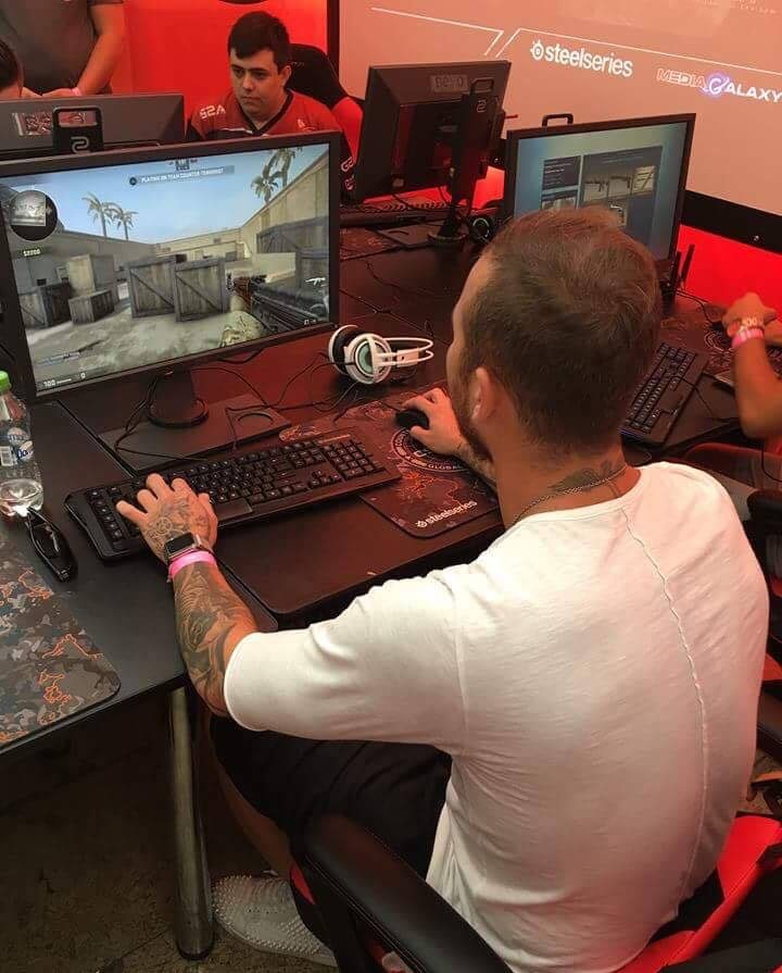 QUIZ despre fotbaliști obsedați de jocurile video. Sursă foto: gsp.ro