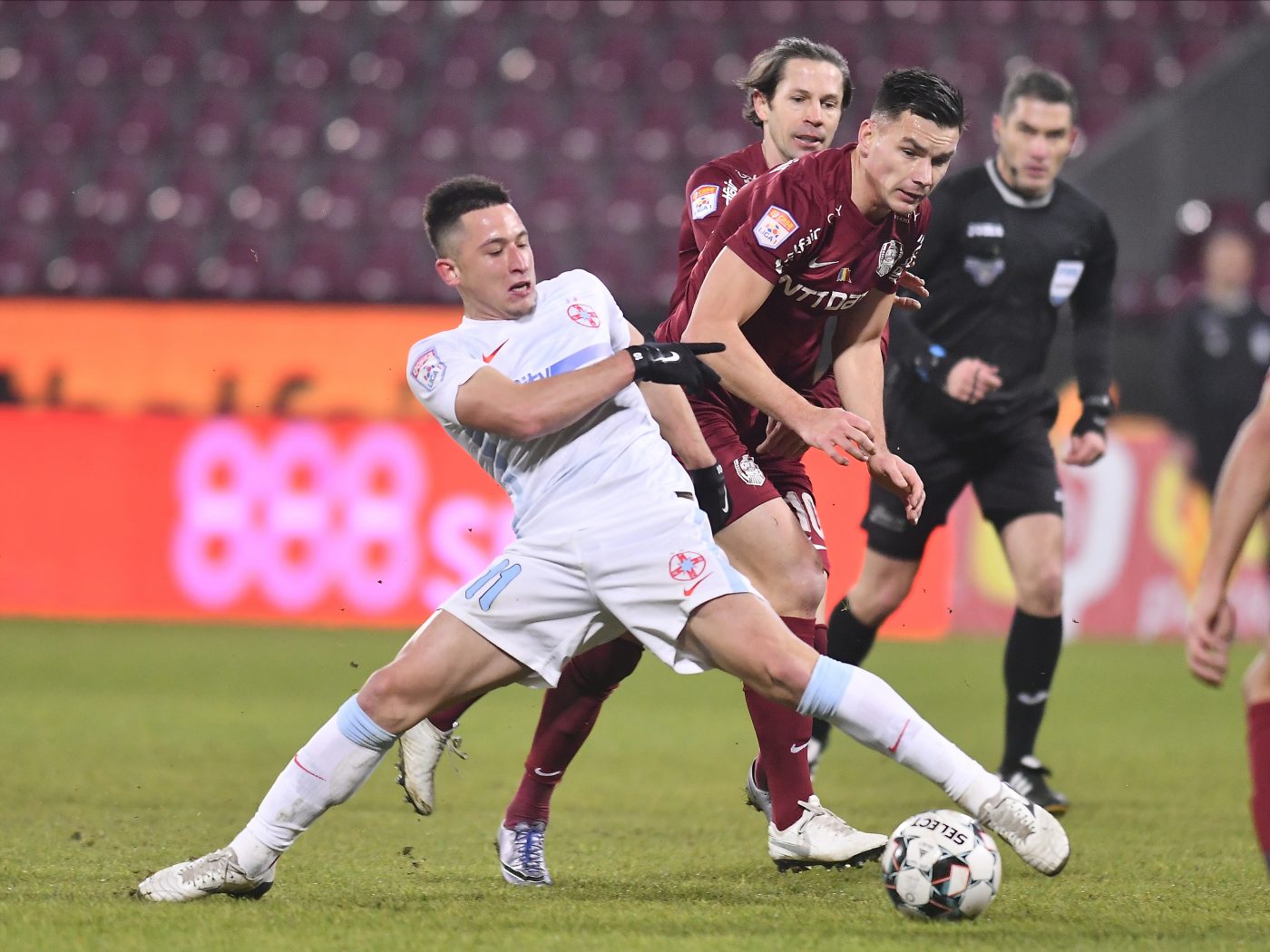 Hoban s-a lăudat în vestiar că l-a „rupt” pe Moruțan Sursă foto: gsp.ro