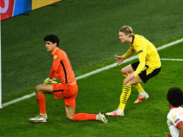 Bono vs. Haaland. Sursă foto: goal.com