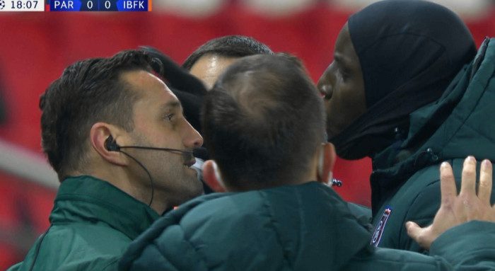 Demba Ba, dat afară după doar 48 de minute de la ultima echipă. Sursă foto: digisport.ro