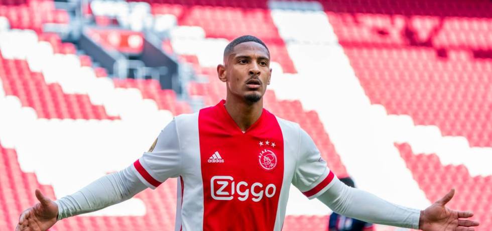 Debut de vis! 4 goluri pentru Haller la primul meci în Champions League. Sursă foto: netherlandsnewslive.com