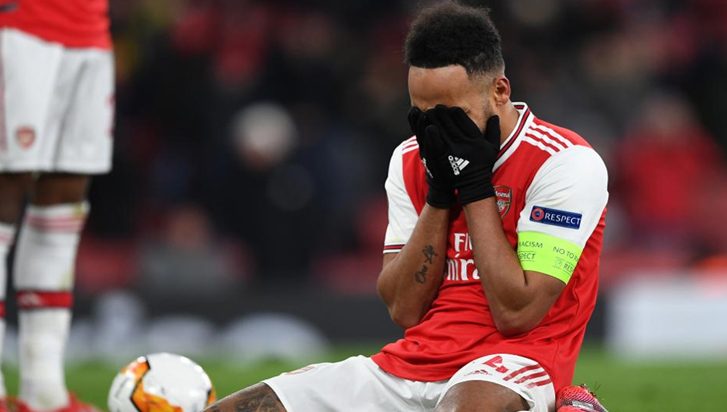 Blestemul banderolei de căpitan de la Arsenal. Sursă foto: goal.com