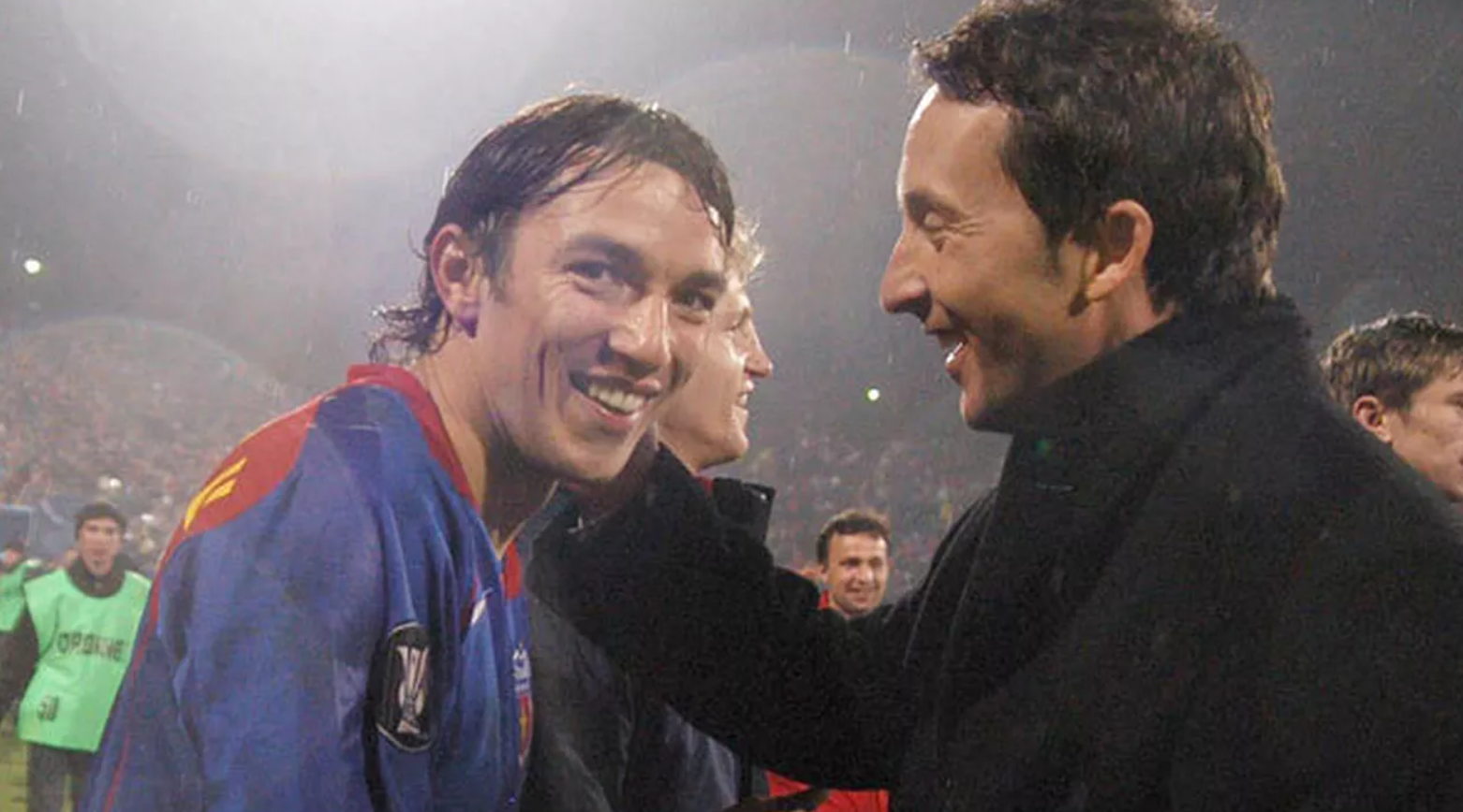 MM Stoica îi dă o palmă lui George Ogăraru la 17 ani de la Steaua – Valencia. Sursă foto: sportpictures.eu