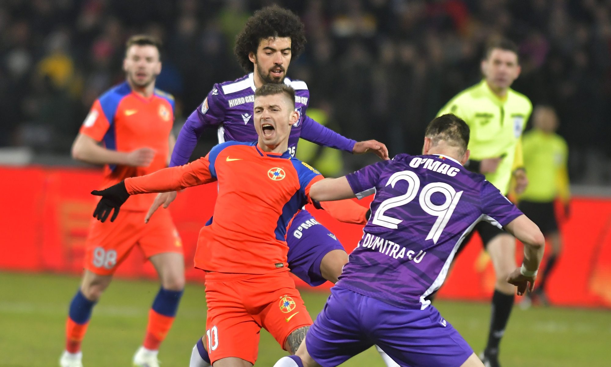 plângere poliție fcsb fc argeș. Sursă foto: sportpictures.eu