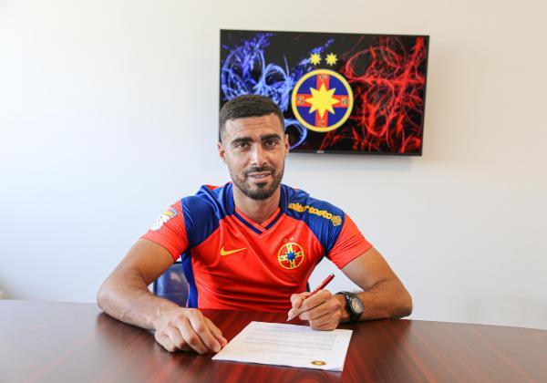 De ce Rachid Bouhenna e accidentat! FCSB crede că e vina lui Dan Petrescu. Sursă foto: fcsb.ro