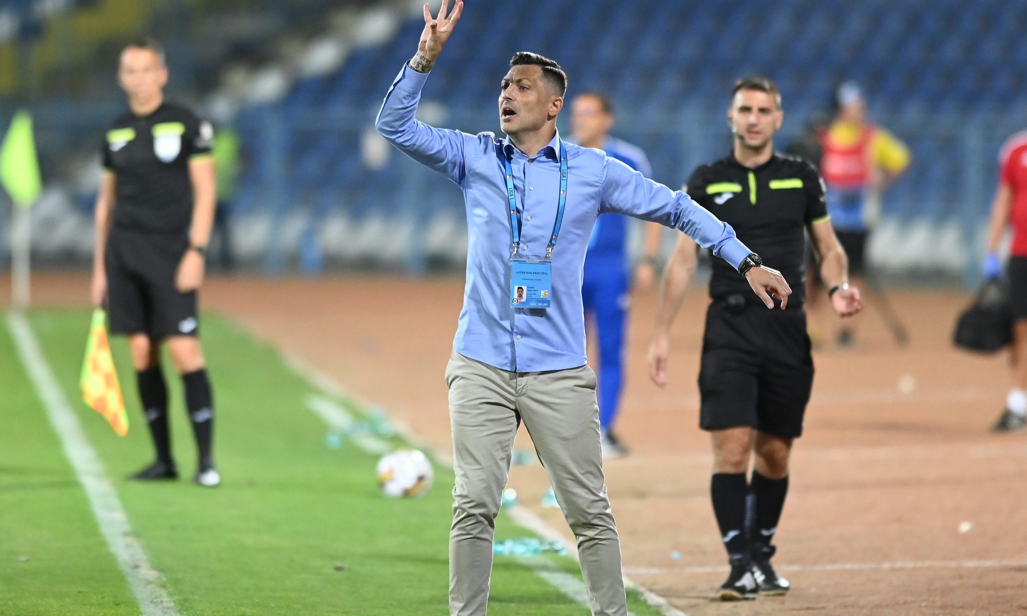 Mirel Rădoi răsuflă ușurat după U Craiova – Farul. Sursă foto: sportpictures.eu