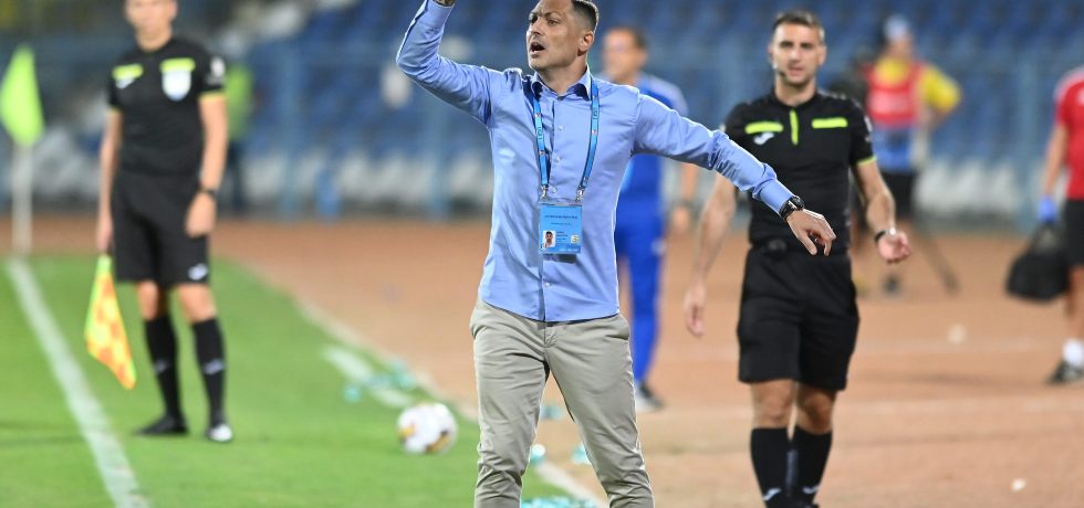 Mirel Rădoi răsuflă ușurat după U Craiova – Farul. Sursă foto: sportpictures.eu