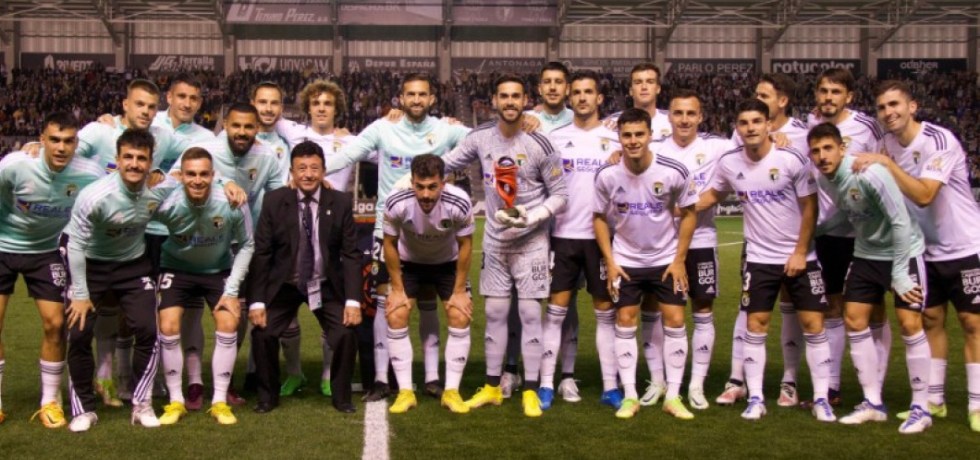 Record absolut! O echipă nu a mai luat gol din luna mai, iar portarul a intrat în istorie. Sursă foto: goal.com