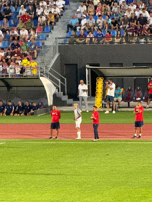 Nicolas Pena la marginea terenului